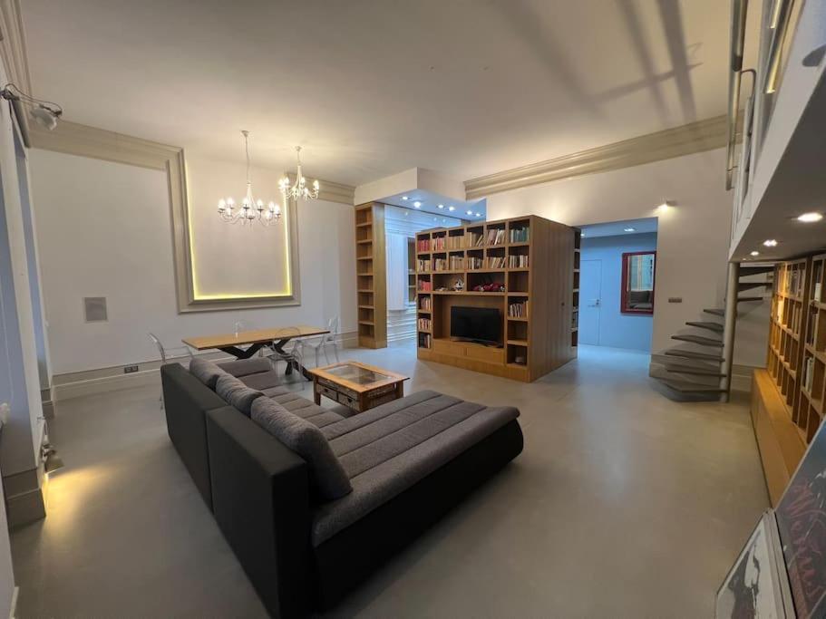 Wroclove Loft Apartment *